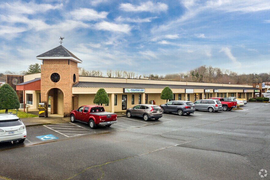 More Photos Of 402-422 W Fleming Dr, Morganton Unknown For Lease