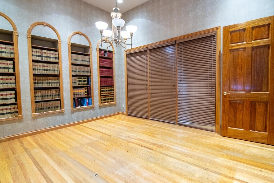 More Photos Of 757 Arlington Ave N, Saint Petersburg Office For Sale