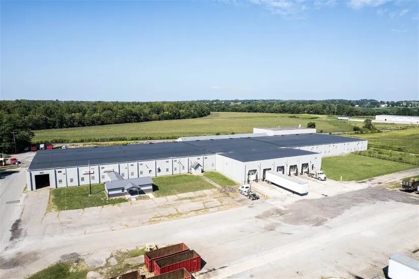 More Photos Of 1400 W Madison Ave, Connersville Warehouse For Lease