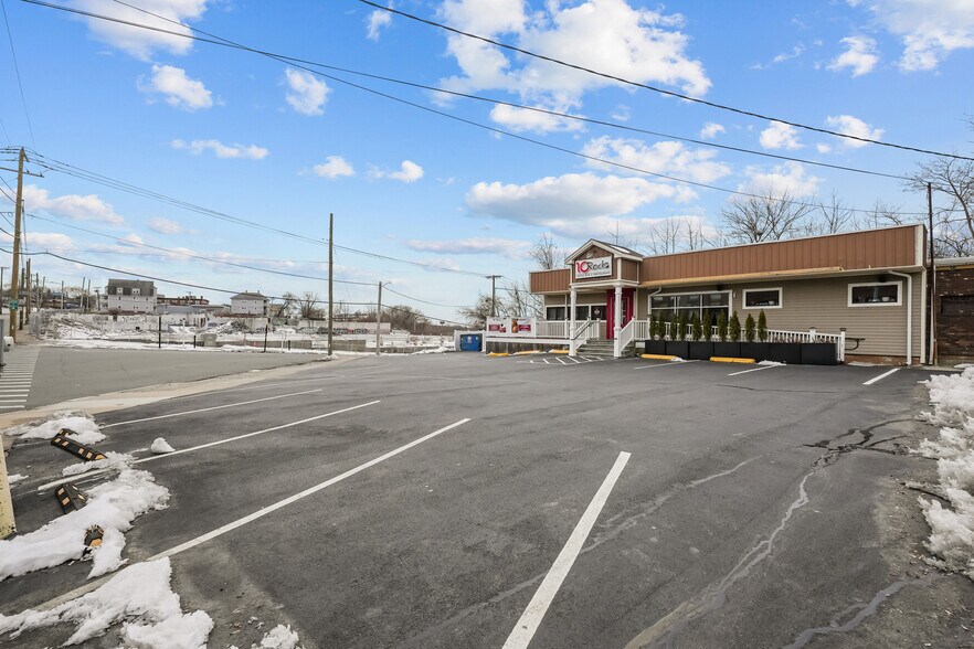 More Photos Of 1091 Main St, Pawtucket Restaurant For Sale
