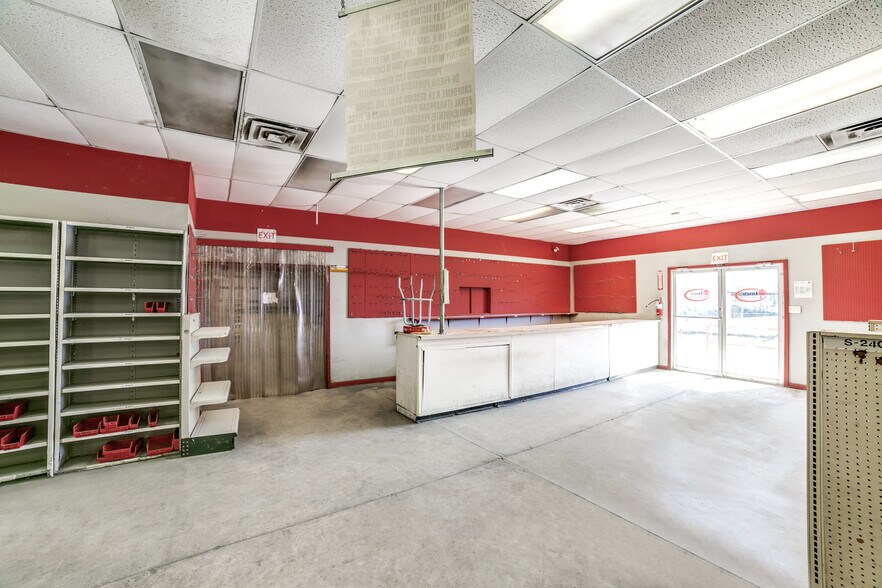 More Photos Of 6301 Mcpherson Rd, Laredo Distribution For Sale