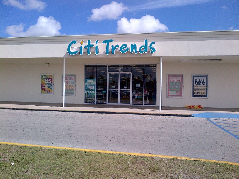 More Photos Of 901-1201 E 10th Ave, Hialeah Unknown For Lease