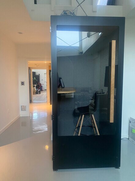 More Photos Of 11007 Venice Blvd, Los Angeles Storefront Retail Office For Lease