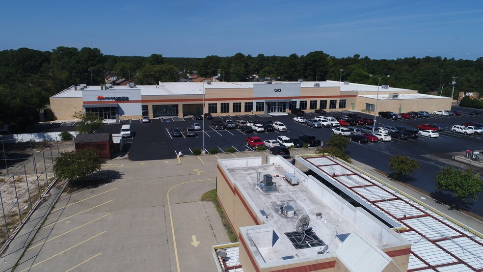 More Photos Of 3611 Ramsey St, Fayetteville Showroom For Sale