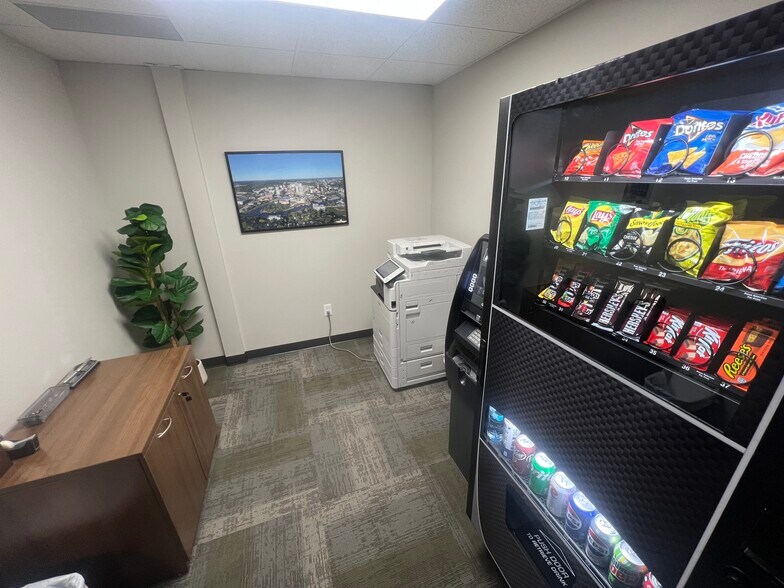 More Photos Of 300 3rd Ave SE, Rochester Medical For Sale