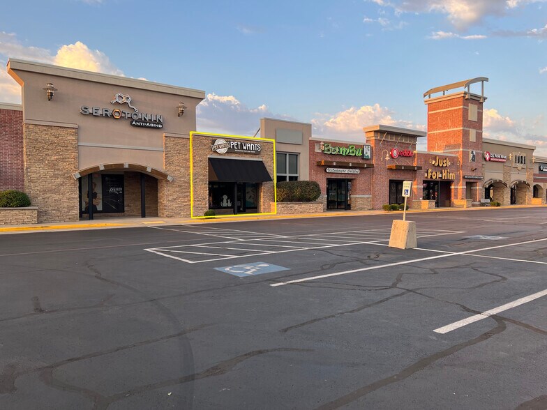 More Photos Of 1300-1354 E Battlefield St, Springfield General Retail For Lease