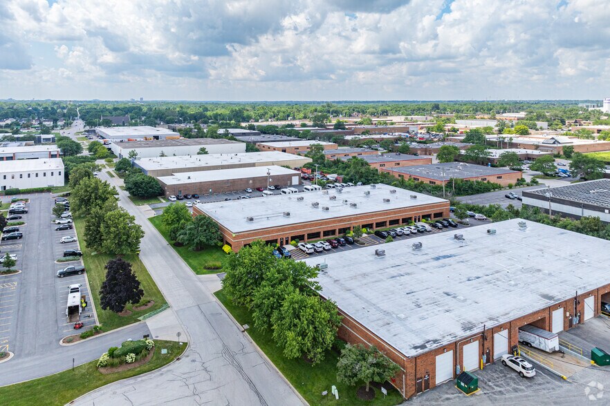 More Photos Of 1100-1110 N Main St, Lombard Manufacturing For Lease