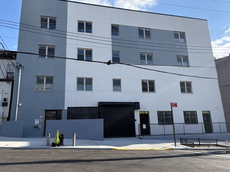 More Photos Of 722 Saint Lawrence Ave, Bronx Apartments For Sale