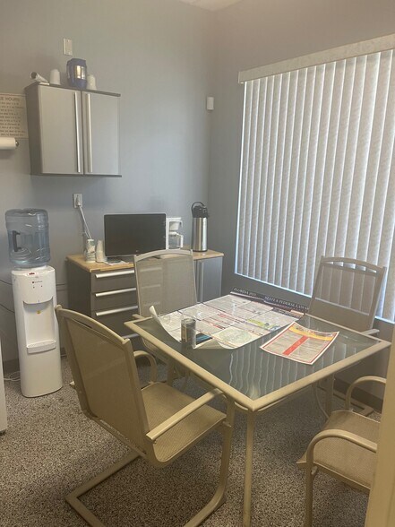 More Photos Of 4460-4514 McAshton St, Sarasota Warehouse For Sale