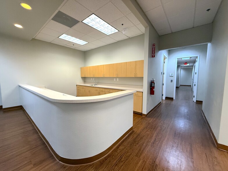 More Photos Of 1743 Park Center Dr, Orlando Medical For Sale