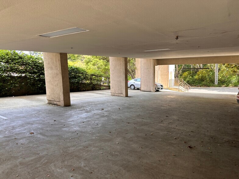 More Photos Of 910 Major Sherman Ln, Monterey Medical For Lease