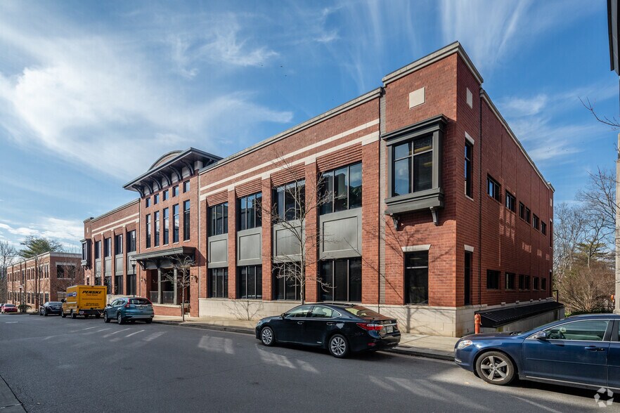 More Photos Of 3811 Bedford Ave, Nashville Office For Lease