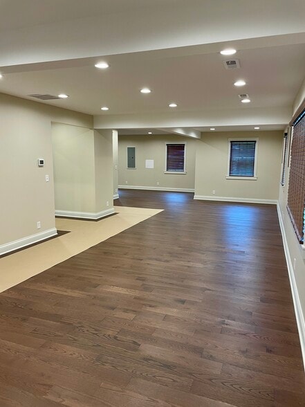 More Photos Of 10610 N Park Ave, Indianapolis Office For Lease