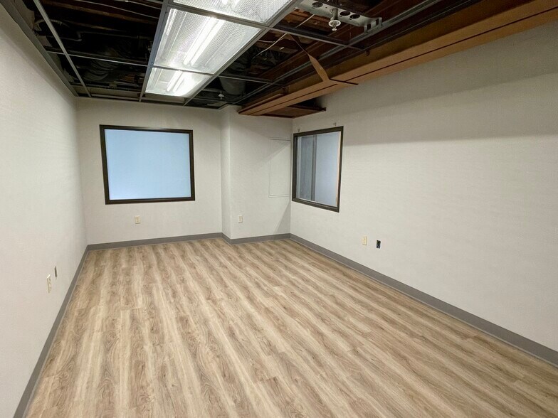 More Photos Of 1250-1252 FULTON St, Fresno Storefront Retail Office For Lease