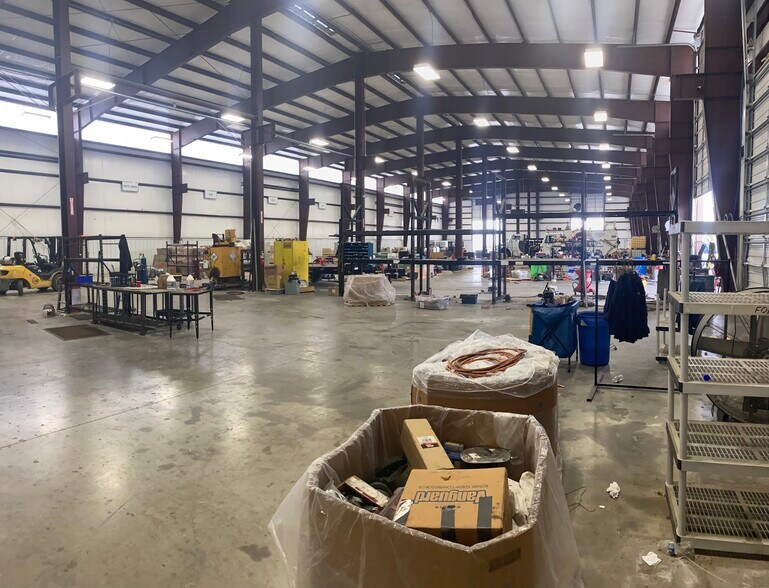 More Photos Of 105 Riley Rd, Houston Warehouse For Lease