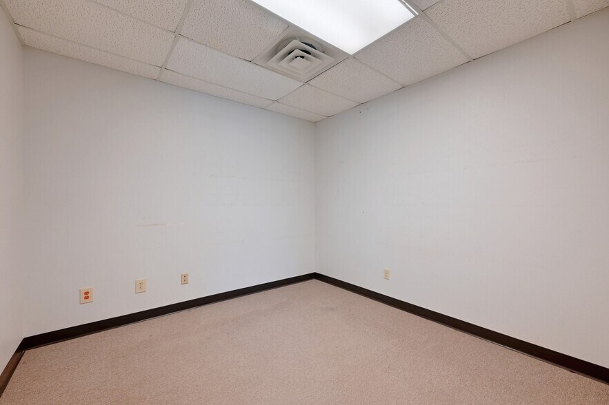 More Photos Of 5916 Hwy 290 West, Dripping Springs Light Manufacturing For Sale