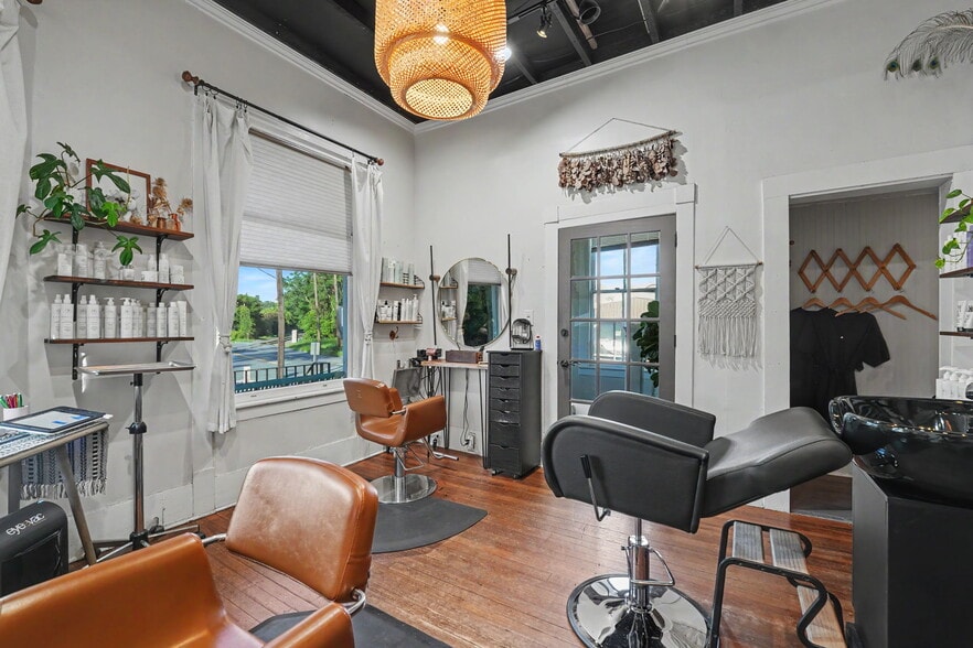 More Photos Of 2312 Abercorn St, Savannah Storefront Retail Residential For Sale
