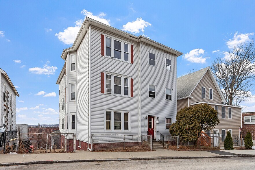 More Photos Of 13 Groton Pl, Worcester Apartments For Sale