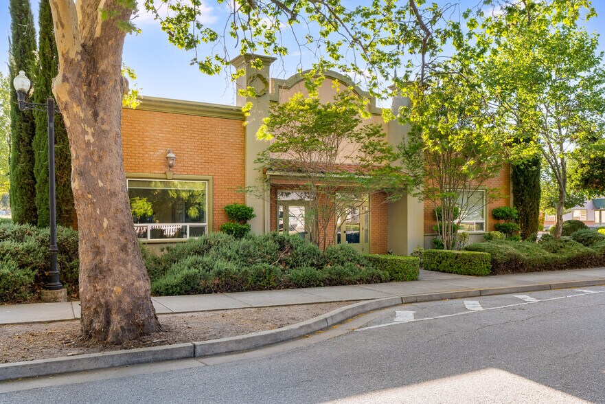 Primary Photo Of 7090 Atascadero Ave, Atascadero Medical For Sale