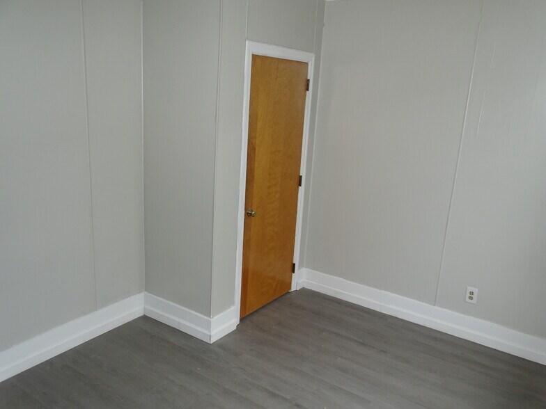 More Photos Of 519 Rock St, Shamokin Storefront Retail Residential For Sale
