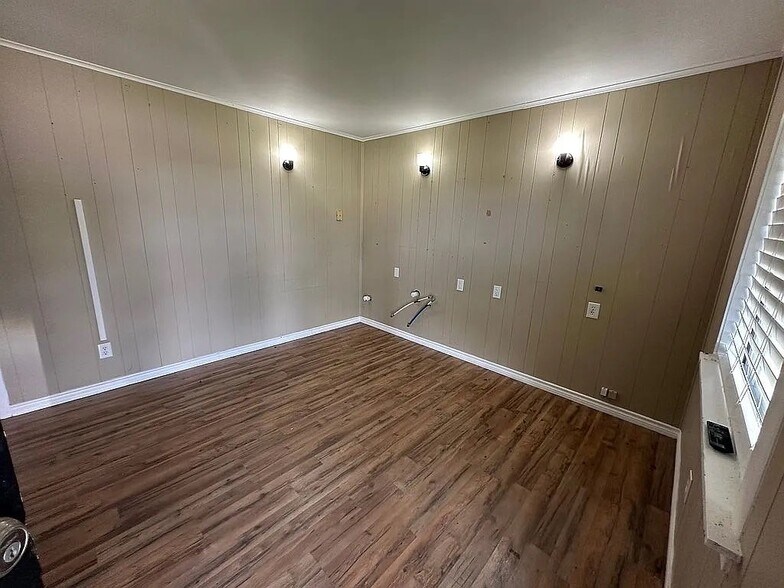 More Photos Of Allen Dr., Pollok Storefront Retail Office For Sale