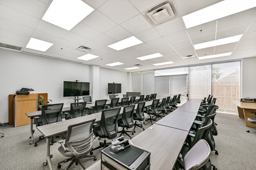 More Photos Of 4701 Preston Ave, Pasadena Office Residential For Sale