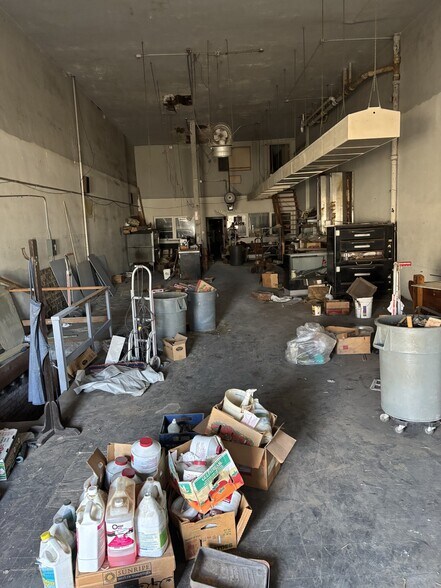 More Photos Of 64 S Front St, Memphis Storefront Retail Office For Sale