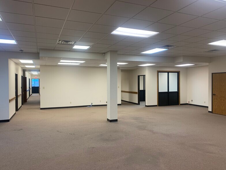 More Photos Of 1801 NW Cache Rd, Lawton Medical For Lease