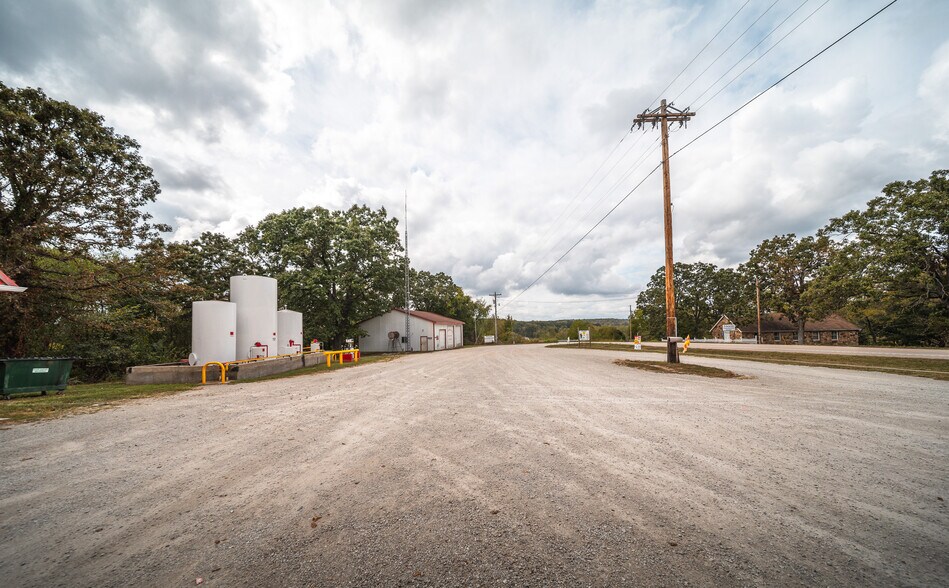 More Photos Of 29176 MO-7, Edwards General Retail For Sale