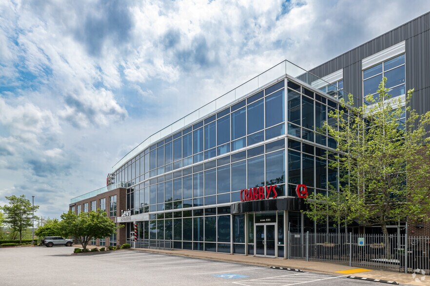 More Photos Of 1800 S 52nd St, Rogers Office For Lease