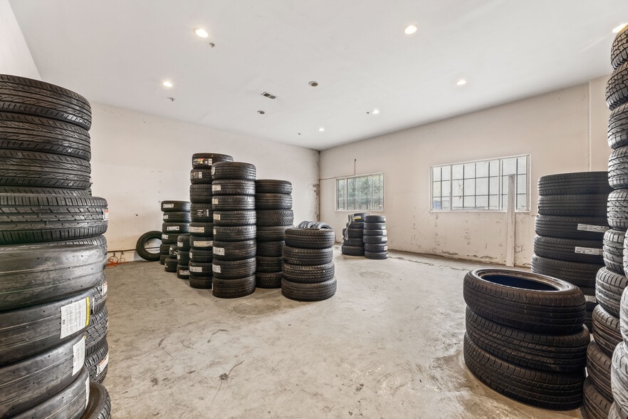 More Photos Of 400 W Alondra Blvd, Gardena Warehouse For Sale