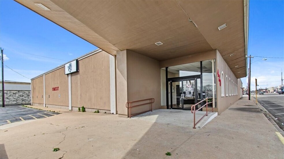 Primary Photo Of 420 E Ave C, Killeen Freestanding For Sale