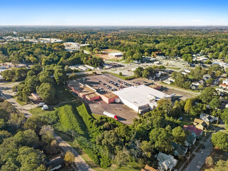 More Photos Of 900 Hogansville Rd, Lagrange Unknown For Lease