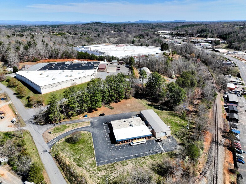 More Photos Of 315 Burke Dr, Morganton Light Manufacturing For Sale