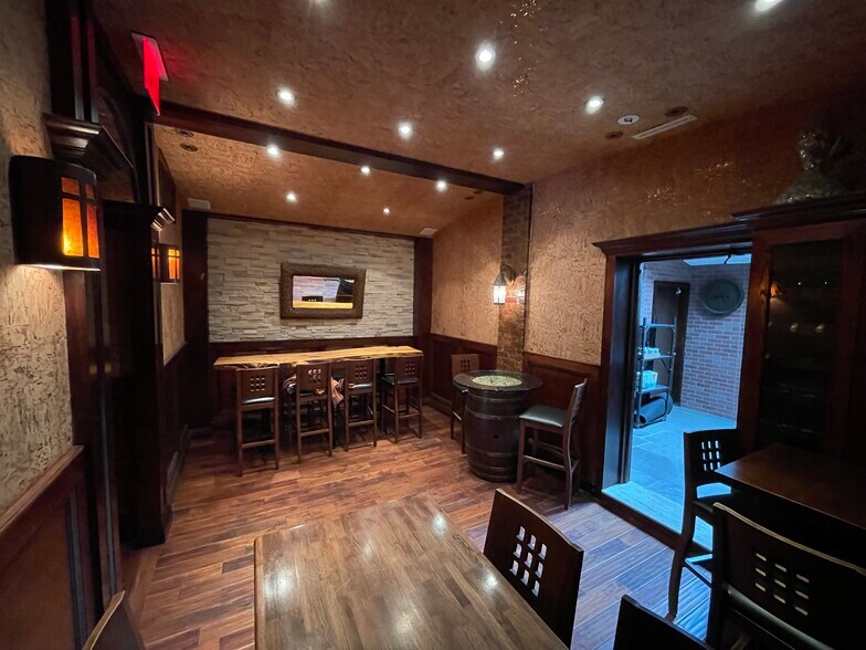 More Photos Of 10 Marble Ave, Pleasantville Bar For Lease