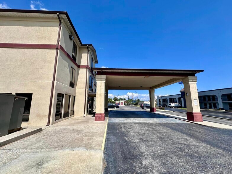 More Photos Of 5635 Tillmans Corner Pky, Theodore Hotel For Sale