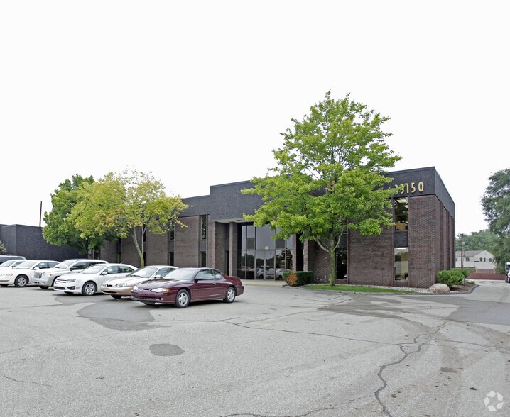 Primary Photo Of 33150 Schoolcraft Rd, Livonia Unknown For Lease