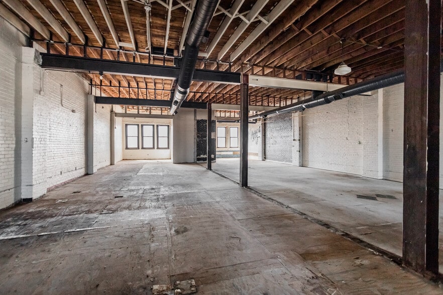 More Photos Of 1357 Division St, Detroit Warehouse For Sale