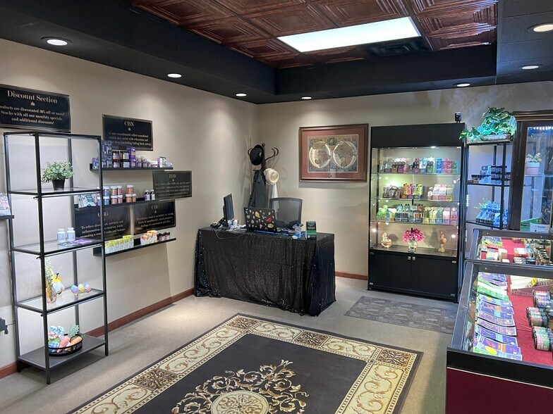 More Photos Of 237 Harrison Ave, Waukesha Freestanding For Sale
