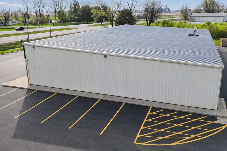 More Photos Of 9620 N Us Highway 31, Columbus Freestanding For Sale