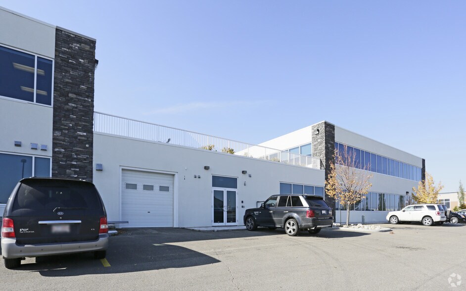 More Photos Of 625 Parsons Rd SW, Edmonton Office For Lease
