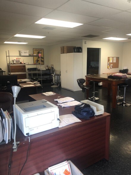 More Photos Of 2425-2573 Silver Star Rd, Orlando Warehouse For Lease