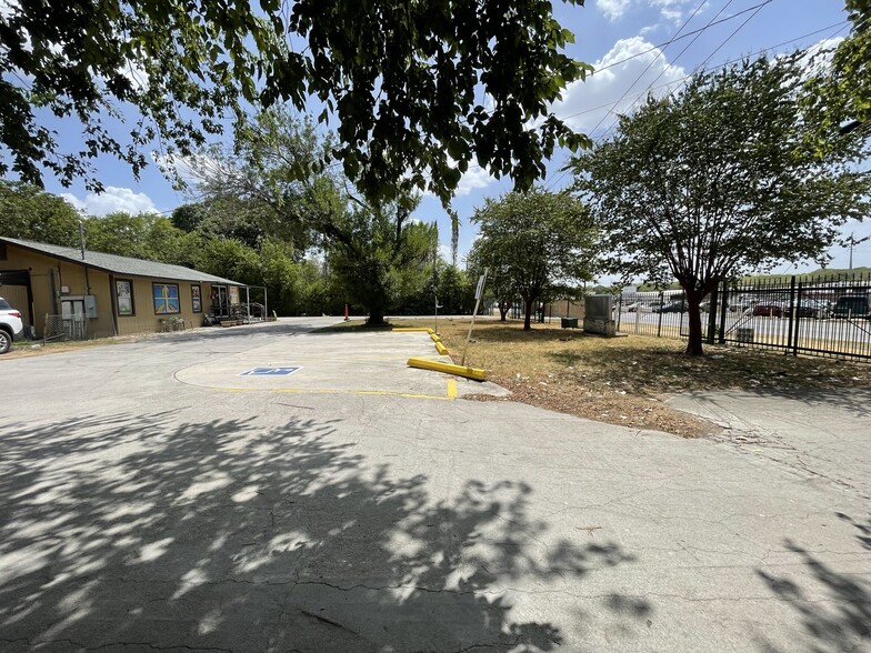 More Photos Of 4168 Stahl Rd, San Antonio General Retail For Sale