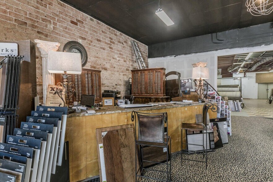 More Photos Of 322 Denrock Ave, Dalhart General Retail For Sale