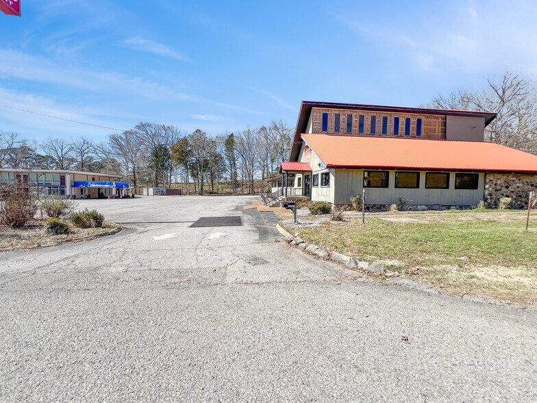 More Photos Of 15371 Highway 13 S, Hurricane Mills Restaurant For Lease
