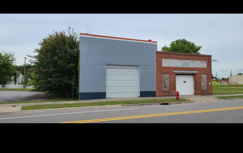 Primary Photo Of 7396 Main Street, Bethel Auto Repair For Sale