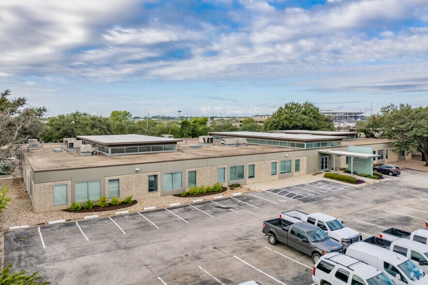 More Photos Of 2111 Kramer Ln, Austin Loft Creative Space For Lease