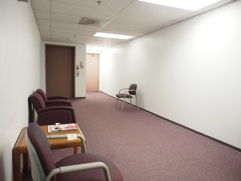 More Photos Of 329-331 S York Rd, Bensenville Daycare Center For Lease