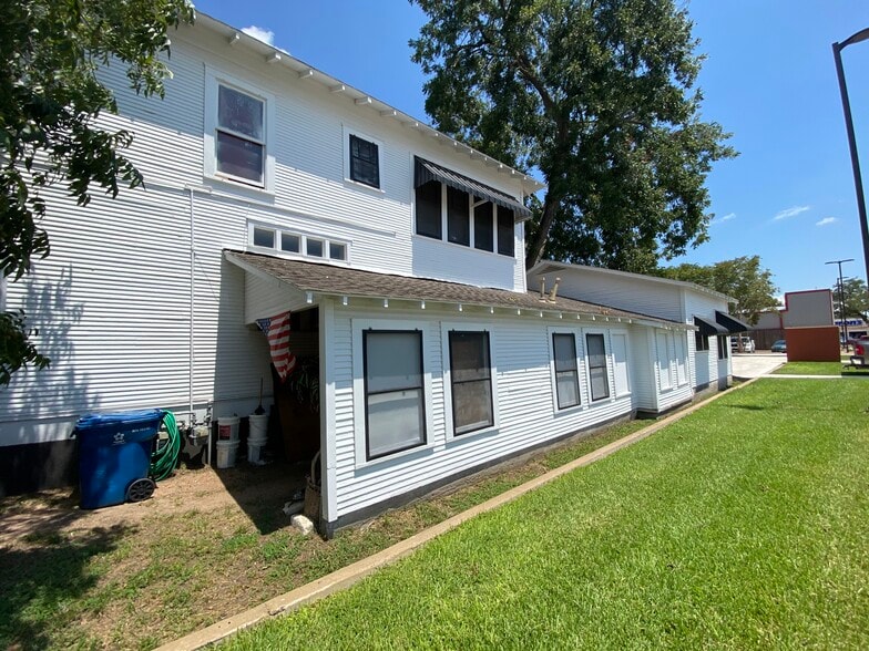More Photos Of 158 E Colorado St, La Grange Apartments For Sale
