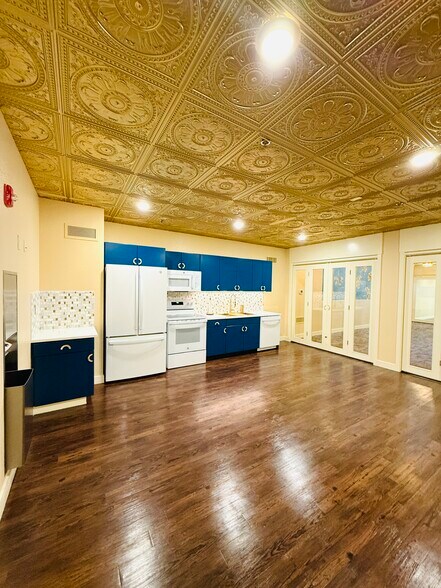 More Photos Of 447 State St, Salem Apartments For Lease